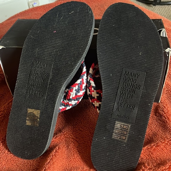 Men’s Aldo flip flops never worn . - Picture 2 of 4